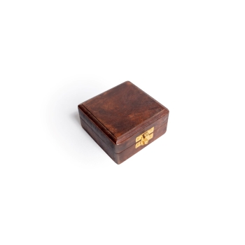 Mosiężny kompas  w pudełku drewnianym COM-0429
