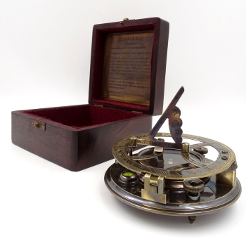 Ekskluzywny kompas żeglarski z mosiądzu, stylowy kompas z zegarem słonecznym Williama Gilberta w pudełku