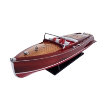 Drewniany model legendarnej amerykańskiej łodzi motorowej Chris Craft Runabout 1930
