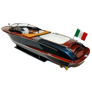 Prestiżowy model RIVA AQUARIVA SUPER 88 cm - włoskiej łodzi motorowej łączącej historię i legendę z nowoczesnością