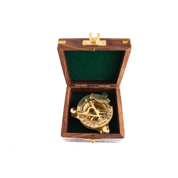 Kieszonkowy Zegar Dollonda - mosiężny zegar słoneczny z kompasem w marynistycznym pudełku