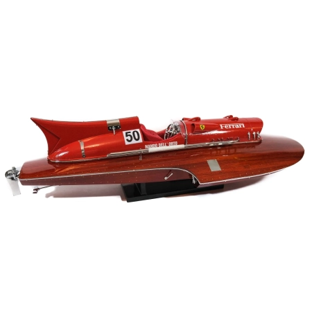 Prestiżowy model wyścigowego hydroplanu “Arno XI”, jedyna łódź motorowa z silnikiem Ferrari, w 1953 roku ustanowił rekord prędkości