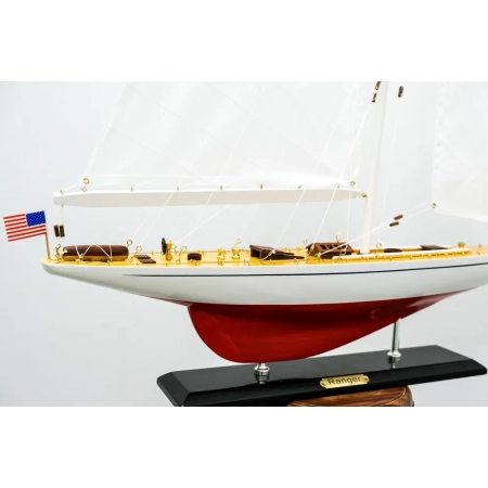 Drewniany model jachtu J klasy regat America's Cup z 1937 “Ranger” 90cm