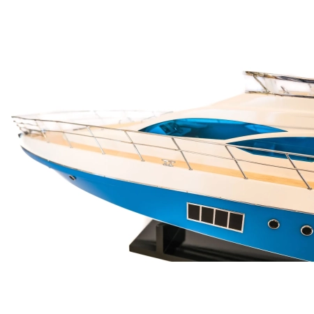 Azimut 64 Flybridge - olbrzymi, marynistyczny model włoskiej łodzi motorowej 85cm