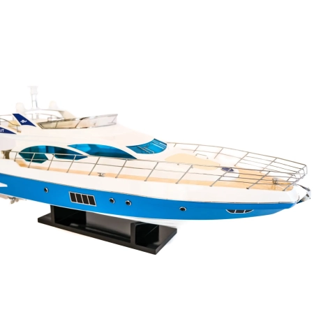 Azimut 64 Flybridge - olbrzymi, marynistyczny model włoskiej łodzi motorowej 85cm