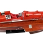 Prestiżowy model wyścigowego hydroplanu “Arno XI”, jedyna łódź motorowa z silnikiem Ferrari, w 1953 roku ustanowił rekord prędkości